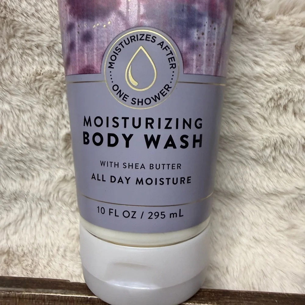Bath & Body Works Vanilla Ease Body Wash Set - Purple and White